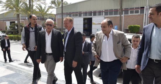 وزير التجارة والصناعة يتفقد مصنعا للدهانات بالمنطقة الصناعية فى بورسعيد