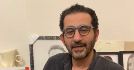 الفنان أحمد حلمي يتبرع بساعته من فيلم "عسل أسود" لمزاد خيري بأمريكا