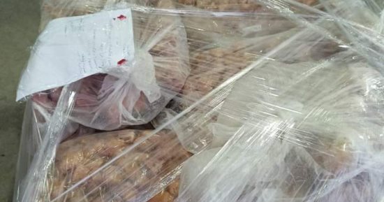 ضبط نصف طن لحوم غير صالحة للاستهلاك قبل استعمالها بأحد المطاعم  فى دمياط