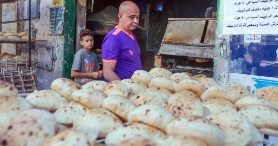 محافظ سوهاج يوجه بتواجد مفتشي التموين مبكرًا لضمان صرف الخبز والسلع