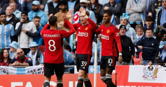Manchester United mène Coventry City 2-0 dans une première mi-temps passionnante