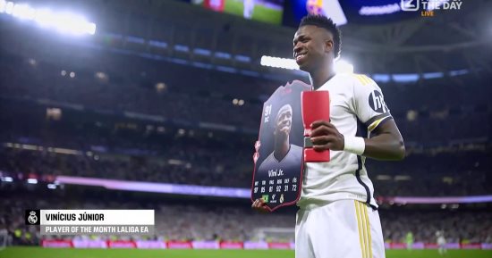 الريال ضد برشلونة.. فينيسيوس يتسلم جائزة أفضل لاعب فى الليجا قبل القمة
