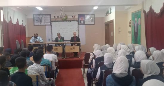 إقبال كبير من طلاب الشهادة الإعدادية على المراجعات النهائية بدشنا.. صور