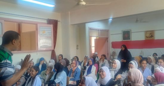 استمرار القوافل التعليمية مع الطلاب قبل امتحانات الشهادة الإعدادية بقنا