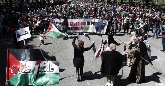 مظاهرات فى بامبلونا الإسبانية ضد حرب غزة: طفل يٌقتل كل 10 دقائق