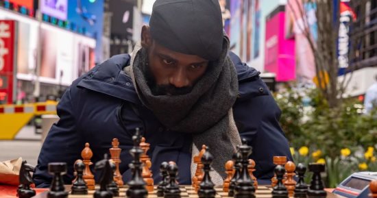 60 ساعة.. نيجيرى يحطم الرقم القياسى لأطول مباراة شطرنج