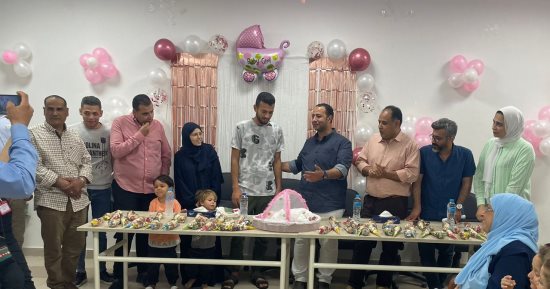 احتفال بسبوع أول مولودة فلسطينية داخل مستشفى إهناسيا التخصصى فى بنى سويف