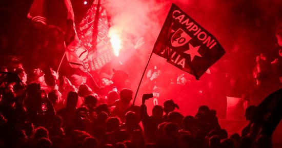 احتفالات جنونية لجماهير الإنتر بلقب الدورى الإيطالى.. فيديو وصور