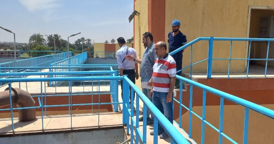 رئيس مياه سوهاج يتابع صيانة 255 محطة على مستوى المحافظة وإصلاح الأعطال