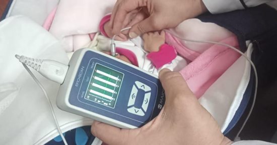 وزارة الصحة: فحص 6 ملايين و389 طفلًا ضمن مبادرة الكشف المبكر وعلاج ضعف وفقدان السمع