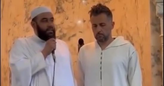 باتريس بوميل مدرب مولودية الجزائر يعلن اعتناق الإسلام.. فيديو
