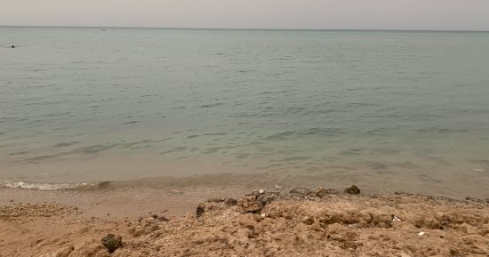سقوط سيول فى المناطق الجبلية غرب منطقة الشيخ الشاذلى جنوب البحر الأحمر