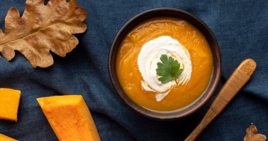 طريقة عمل شوربة قرع العسل مع العيش المحمص