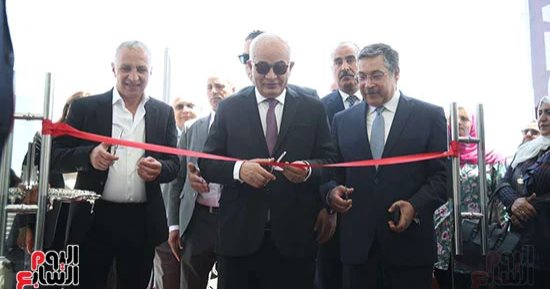 وزير التعليم يشهد افتتاح أكاديمية السويدي بمدينة السادات الصناعية.. صور