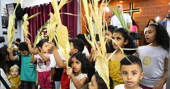 احتفالات الأقباط بأحد السعف فى كنائس شبرا