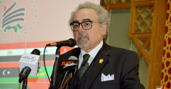 علاء عبد الهادى يحتفظ برئاسة اتحاد الكتاب والسيد حسن نائباً