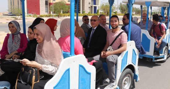 طفطف سوهاج.. وسيلة النقل الأهم لطلاب الجامعة (فيديو)