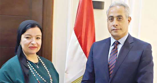 حسن شحاتة وزير العمل لـ«اليوم السابع»: زيادة الحد الأدنى للأجور 5 أضعاف خلال 5 سنوات.. توفير مليون فرصة عمل بالداخل والخارج من بداية 2023.. وإعادة أكثر من مليار جنيه مستحقات المصريين بالخارج خلال 4 سنوات