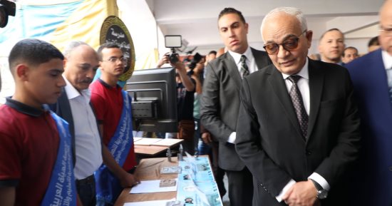 وزير التعليم يفتتح معرض"إبدع واصنع" لطلاب مدارس التعليم الفنى في القاهرة.. يوجه بتسويق منتجات الطلاب بصورة متميزة.. رضا حجازى: المدارس تقدم منتجات عالية الجودة.. والمعرض يتضمن مشروعات وأعمال الطلاب خلال 2024