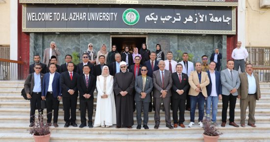 رئيس جامعة الأزهر يبحث سبل التعاون مع رئيس جامعة حسن الدين بإندونيسيا