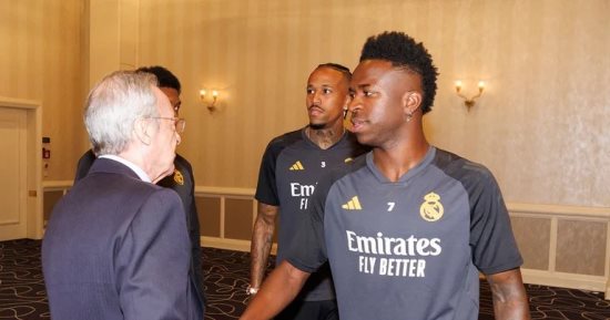 بيريز يصل ميونخ لدعم لاعبى ريال مدريد قبل قمة دورى أبطال أوروبا.. صور 