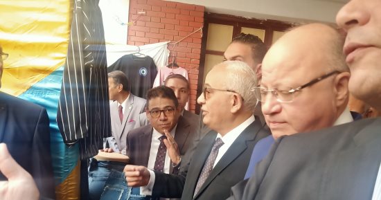 وزير التعليم ومحافظ القاهرة يفتتحان معرض "ابدع واصنع" 