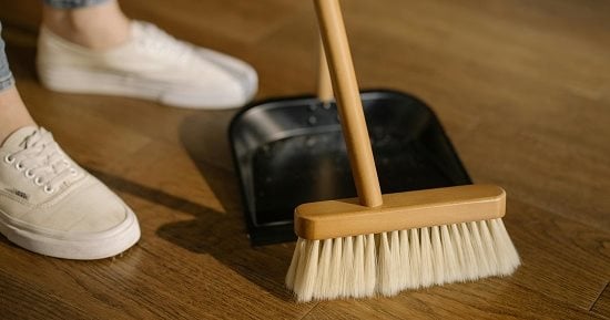 7 طرق سهلة وبسيطة لتنظيف أرضيات منزلك.. خليها تلمع