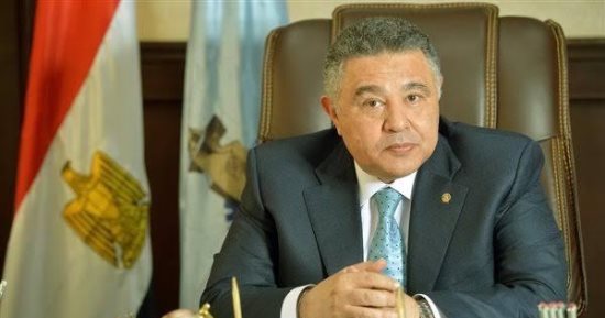 محافظ البحر الأحمر يقرر فسخ التعاقد مع شركة إعلانات لكثرة مخالفاتها بالغردقة 