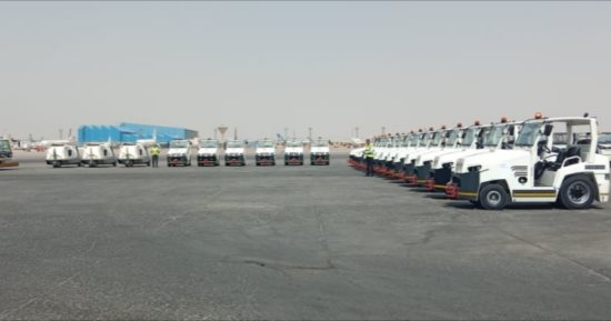 مصر للطيران تطور أسطولها وتضم 37 معدة جديدة للخدمة الأرضية.. صور