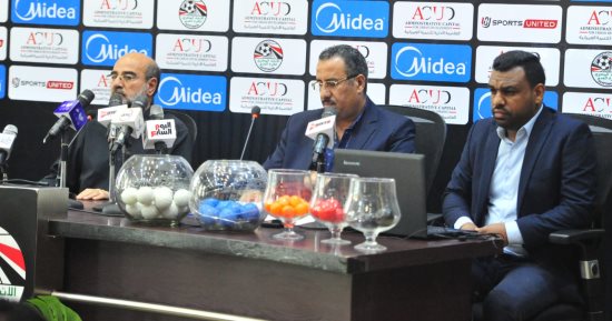 قرعة دور الـ32 لكأس مصر..  الأهلي والزمالك مع الألمونيوم وبروكسي.. الأحمر  فى طريق بيراميدز والمصرى والأبيض فى مسار الإسماعيلي .. الدروايش يصطدم بالقناة في "ديربي القنال".. مواجهتان بين فرق الممتاز