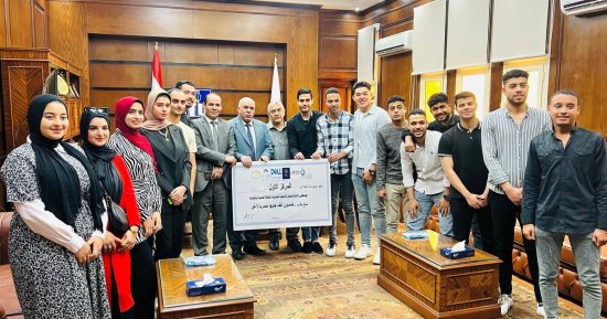رئيس جامعة الدلتا التكنولوجية يهنئ الحاصلين على المركزين 1 و 7 بالهاكثون الثالث