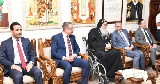 محافظ الفيوم يزور دير الأنبا إبرام بالعزب للتهنئة بعيد القيامة المجيد  
