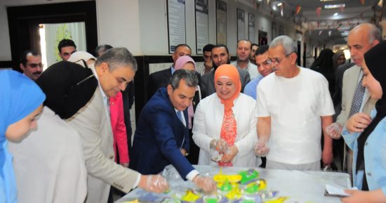 رئيس جامعة كفر الشيخ يفتتح المعارض السنوية لكلية التربية النوعية