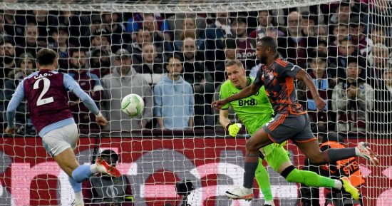 هاتريك الكعبى يقود أولمبياكوس لفوز تاريخى على أستون فيلا 4-2 فى دورى المؤتمر
