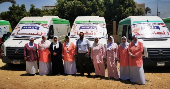 حياة كريمة.. الكشف وتوفير العلاج لـ 2000 مواطن فى قافلة طبية ببنى سويف