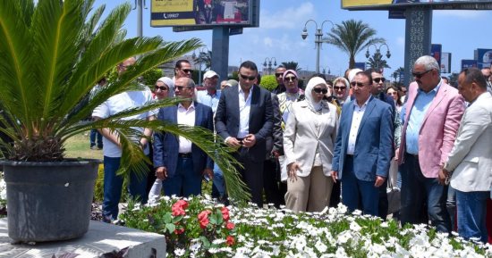 محافظ الإسكندرية يفتتح معرض الزهور والزينة بمدخل المحافظة الصحراوى