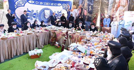 البابا تواضروس الثانى يلتقي أحبار الكنيسة في دير السريان على مائدة إفطار