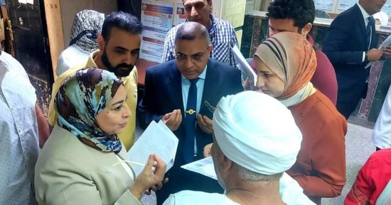 نائب محافظ القاهرة للمنطقة الجنوبية تتفقد تلقى طلبات التصالح بمخالفات البناء