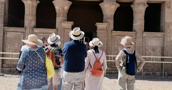 مقبرة ومعبد بيتوزيرس تحفة فنية رائعة فى تونا الجبل بملوى المنيا.. تعرف عليها