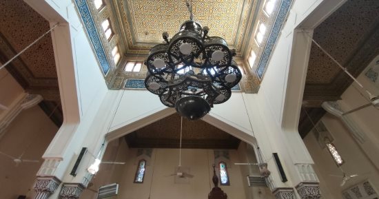 المسجد العمرى.. أقدم مساجد الأقصر التاريخية.. بنى فى عهد الخليفة المستنصر بالله الفاطمى فى 474 هجرية.. وأسماه "العمرى" تيمنًا بمسجد عمرو بن العاص فى القاهرة.. ويعود لأكثر من 971 سنة ويعد تراثًا كبيرًا