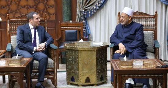 شيخ الأزهر يستقبل رئيس هيئة الإسعاف ويتفقان على توفير الخدمات بمقرات الأزهر