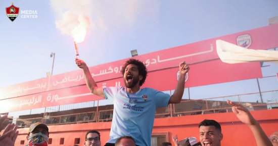 لاعبو غزل المحلة بقيادة أحمد عيد يحتفلون بالعودة للدورى الممتاز.. فيديو وصور