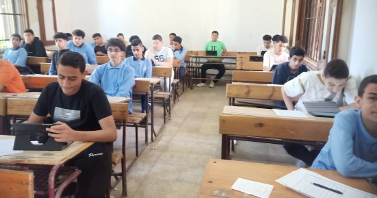 مراجعات الثانوية العامة.. دليلك الشامل لمنهج وأسئلة امتحان مادة الفيزياء