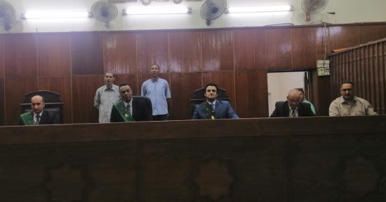 المشدد 10 سنوات لعاطل بتهمة سرقة شخص وإحراز سلاح فى سوهاج