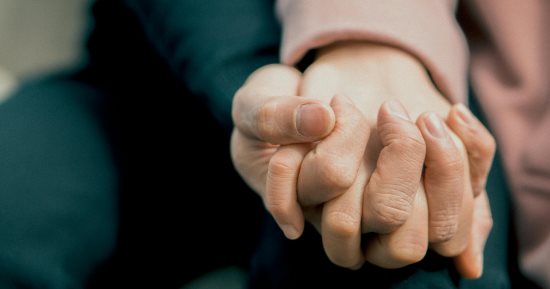 3 طرق لدعم حبيبك لو عنده مشاكل فى الثقة بسبب خيانة سابقة