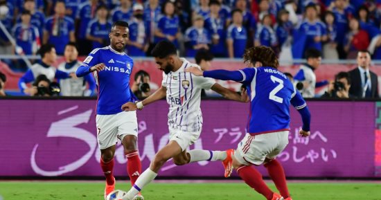 يوكوهاما مارينوس ضد العين .. الزعيم يخسر 2-1 فى ذهاب نهائي أبطال آسيا