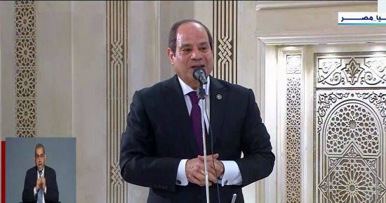 الرئيس السيسى من مسجد السيدة زينب: ربنا أكرم مصر بأن تكون الأمان لآل بيت النبى