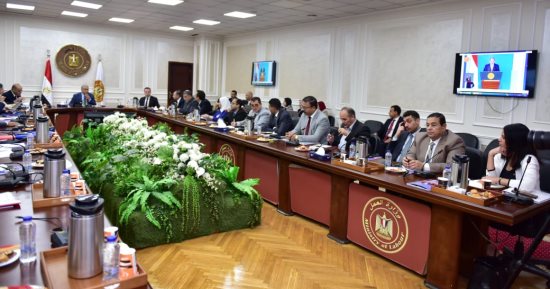 توجيهات بسرعة إصدار قانون العمل.. الأمان الوظيفي والتشجيع على الاستثمار أبرز الأهداف