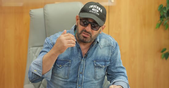أحمد السقا يكشف عن سبب نزوله المقابر بنفسه ومفاجأة في دفن أحمد زكي
