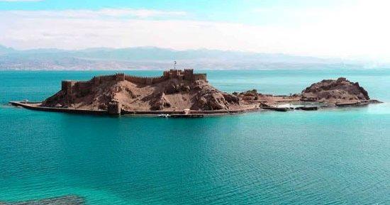 فرص بلا حدود للاستثمار السياحى بأرض الفيروز.. مشروعات السياحة الشاطئية والغوص جاذبة للاستثمار بجنوب سيناء.. جمال طبيعي وشواطئ بديعة بطول 600 كيلو متر.. وشرم الشيخ ودهب ونويبع وطابا أبرزها.. صور